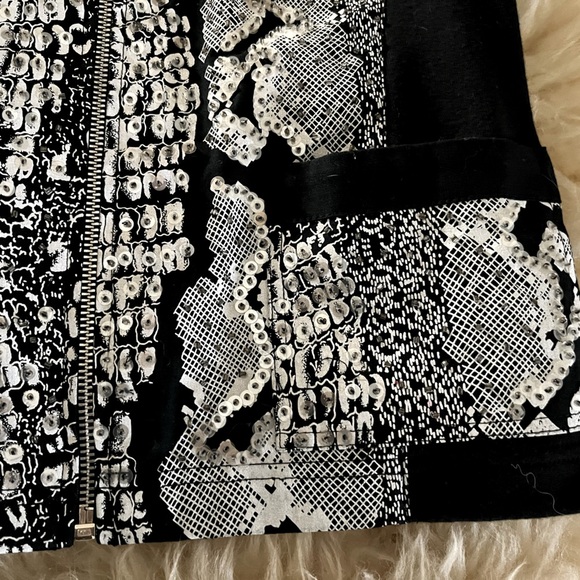 Surya Black/ White Suit Vest with Sequins Zippered Cropped - Picture 4 of 5